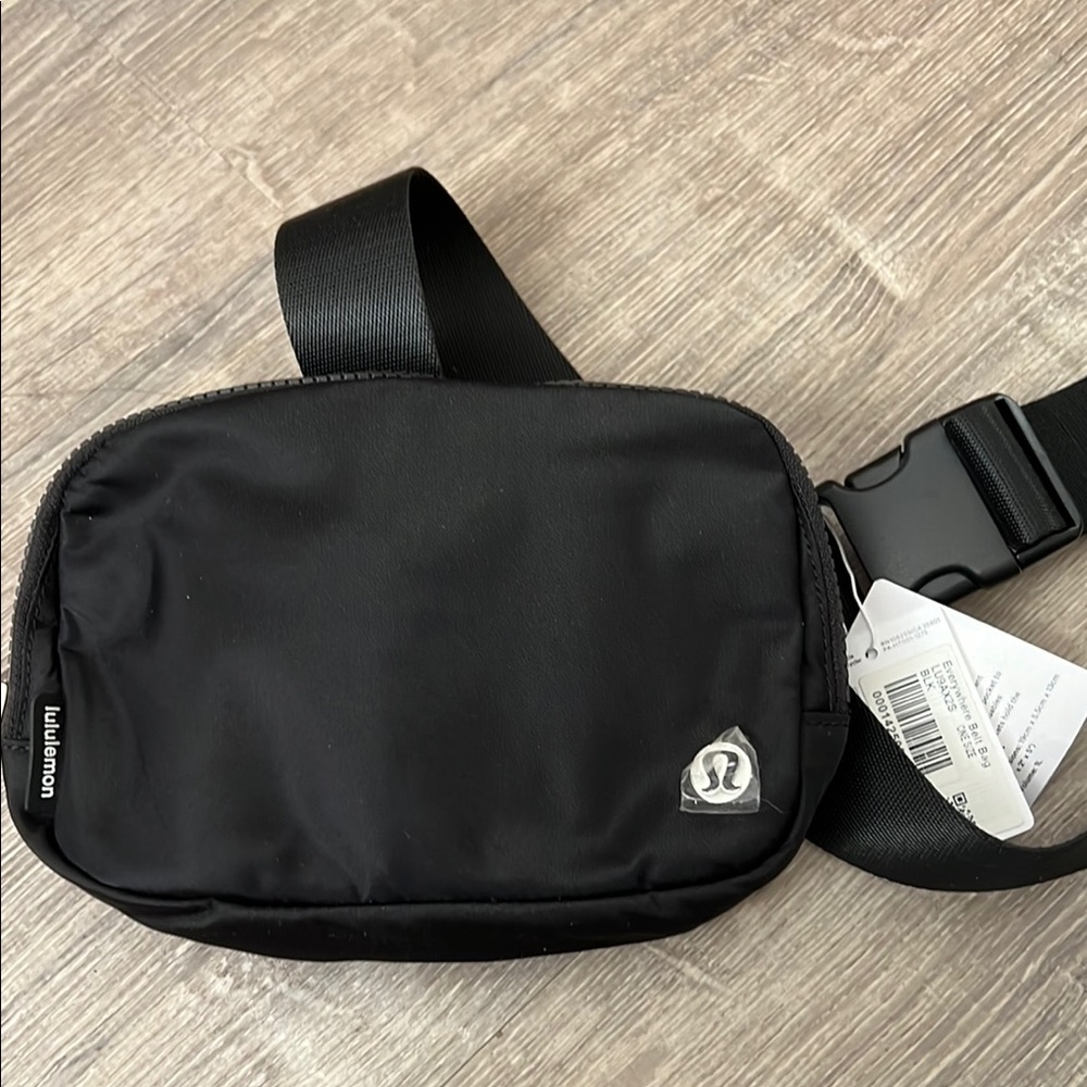 lululemon everywhere Belt Bag